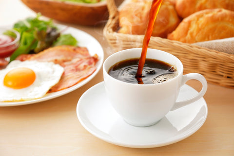 朝の一杯：コーヒーの飲み方で一日を元気に始める方法
